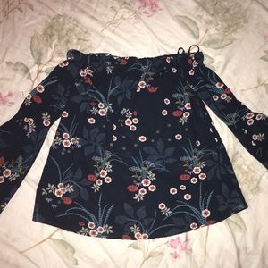 Off shoulder long sleeve ❤️🧡💛